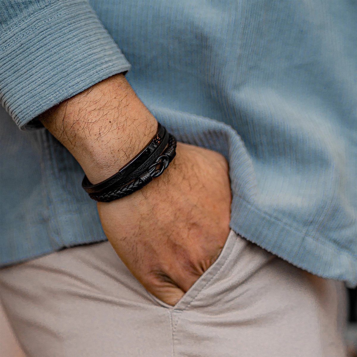 SERASAR Trots Black Leather Bracelet – image 3